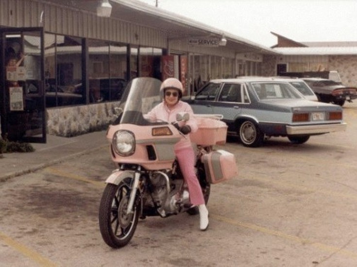 Οι μηχανόβιες του χθες: Οι γυναίκες που «κατέκτησαν» τις μοτοσικλέτες όπως οι άνδρες (φωτό) 44 ffrtwmn08