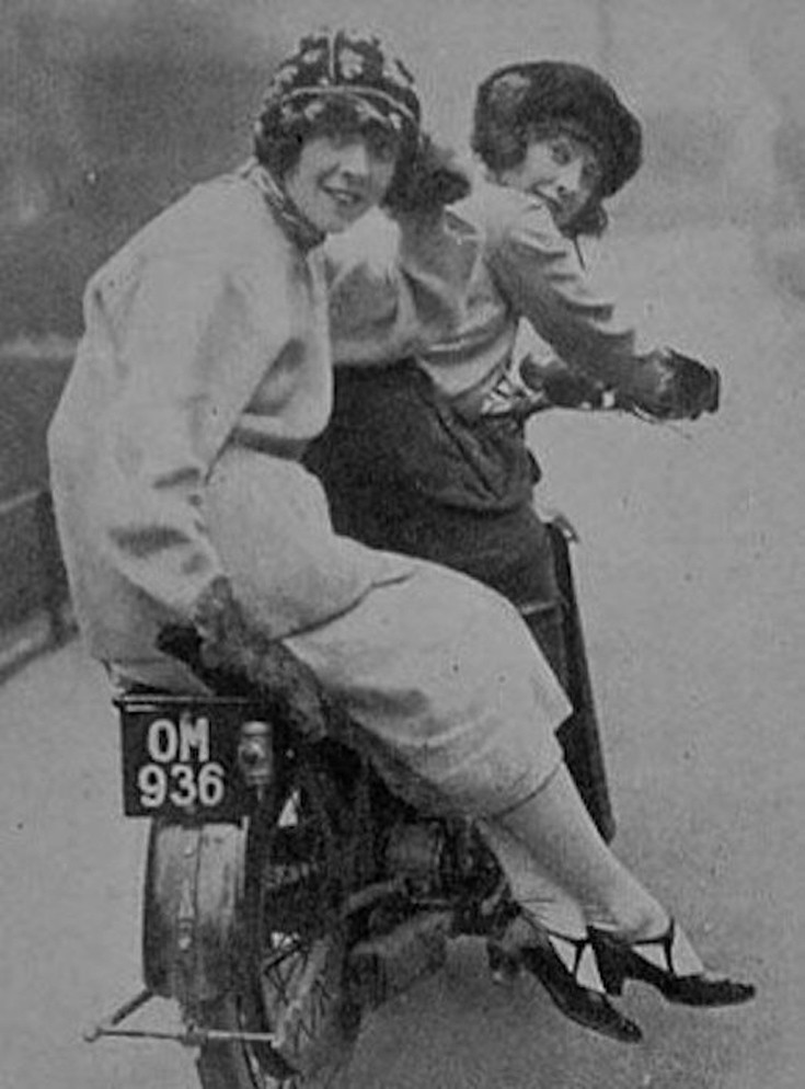 Οι μηχανόβιες του χθες: Οι γυναίκες που «κατέκτησαν» τις μοτοσικλέτες όπως οι άνδρες (φωτό) 24 ffrtwmn24