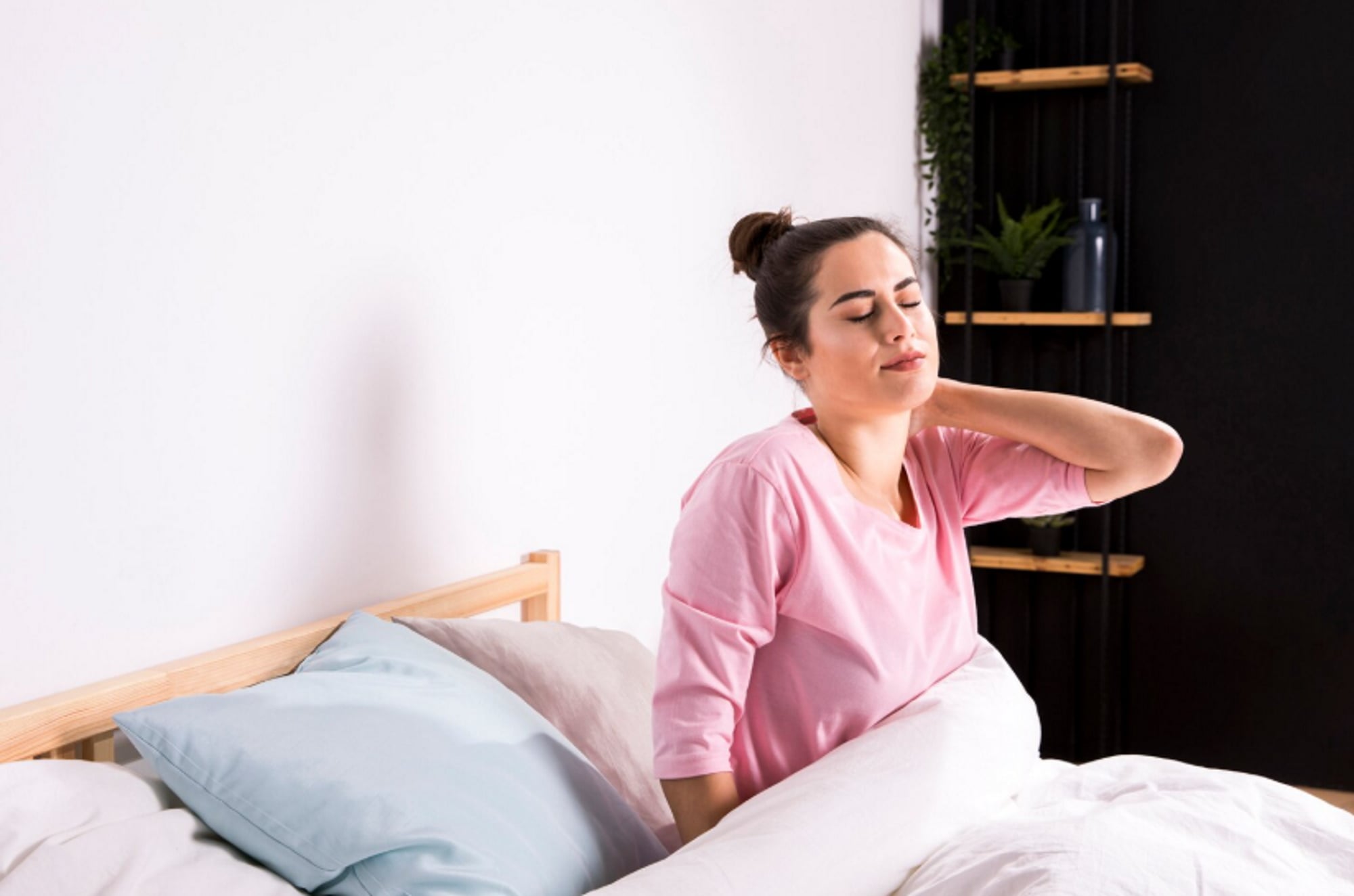 Ύπνος: Ξυπνάτε εξαντλημένοι το πρωί; Οι γιατροί προειδοποιούν για το «μεταβολικό burnout» – Τι το προκαλεί