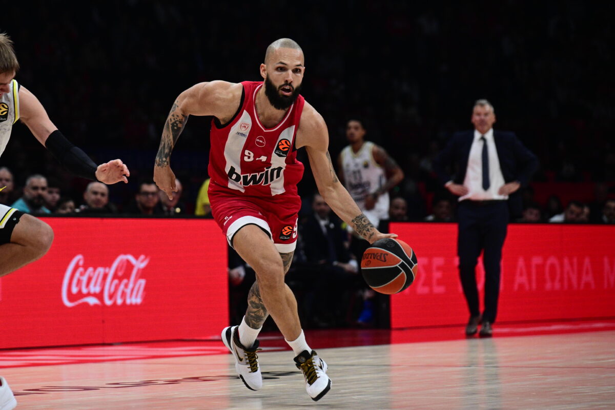 Φουρνιέ: «Συγγνώμη, στα court seats θα υπάρχουν πάντα ανόητοι»