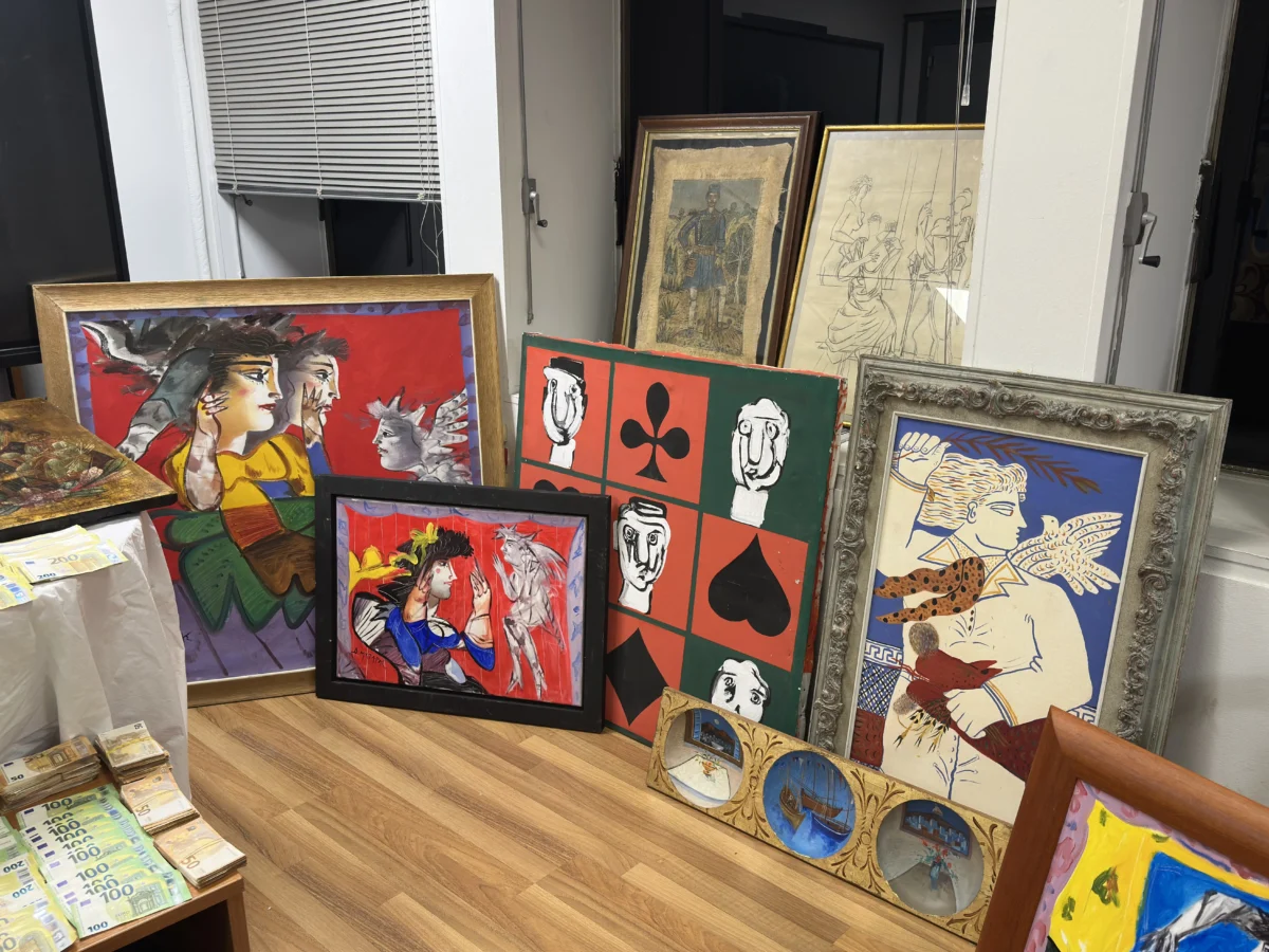 Γιώργος Τσαγκαράκης: Ο Κύπριος βυζαντινολόγος που αποκάλυψε την απάτη με τα ψεύτικα έργα τέχνης – Τι ανακαλύφθηκε στην γκαλερί 7 'Εργα τέχνης που κατασχέθηκαν στην γκαλερί Τσαγκαράκης