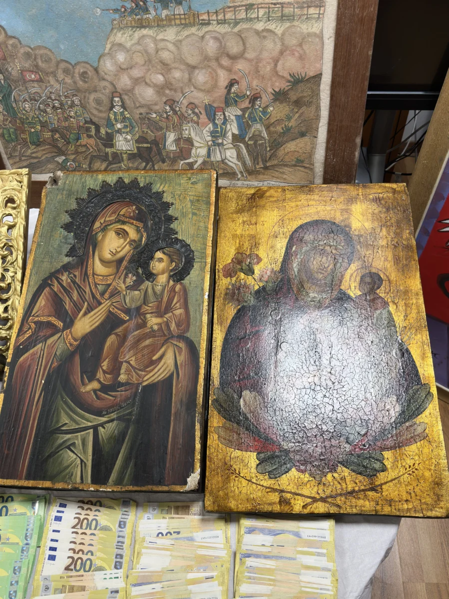 Γιώργος Τσαγκαράκης: Η ανώνυμη αναφορά που ξεκίνησε την έρευνα για τα ψεύτικα έργα τέχνης του γκαλερίστα στο Κολωνάκι – Δείτε φωτογραφίες