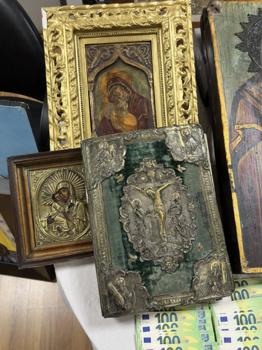 Γιώργος Τσαγκαράκης: Η ανώνυμη αναφορά που ξεκίνησε την έρευνα για τα ψεύτικα έργα τέχνης του γκαλερίστα στο Κολωνάκι – Δείτε φωτογραφίες