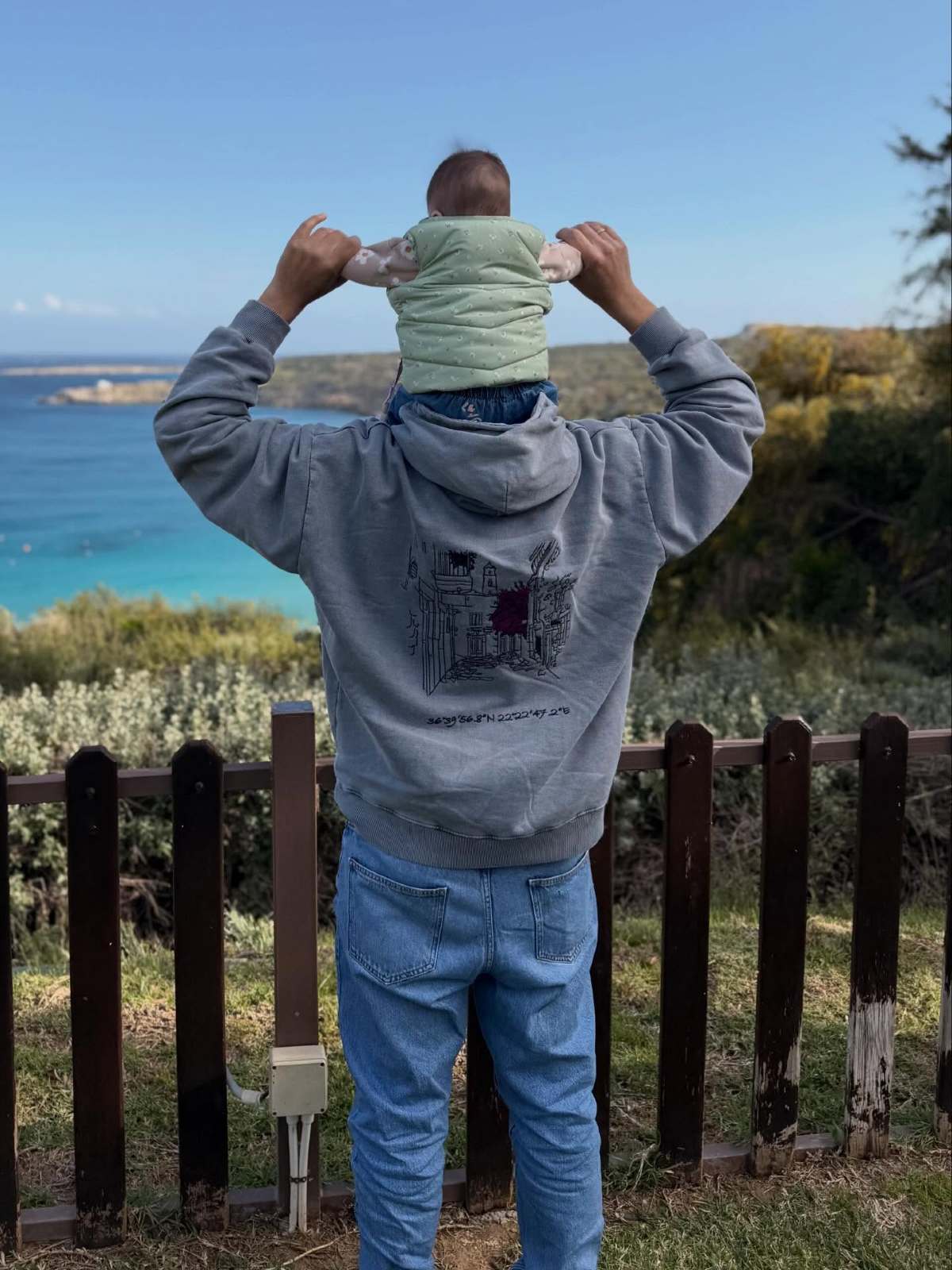 Γεωργίου - Χριστοδούλου: Περνούν την Κυριακή τους στην εξοχή με την κόρη τους (Φωτογραφίες)