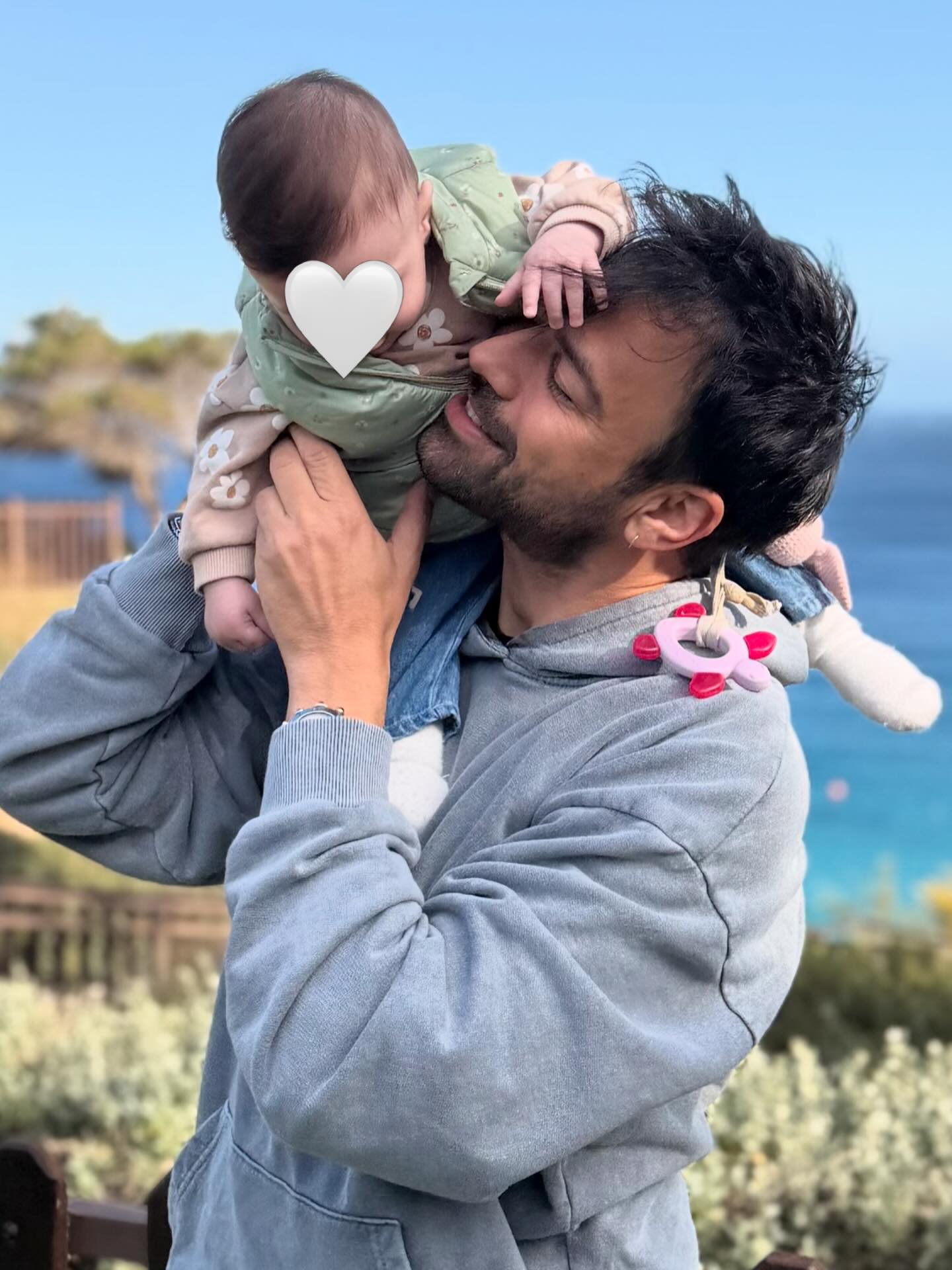 Γεωργίου - Χριστοδούλου: Περνούν την Κυριακή τους στην εξοχή με την κόρη τους (Φωτογραφίες)