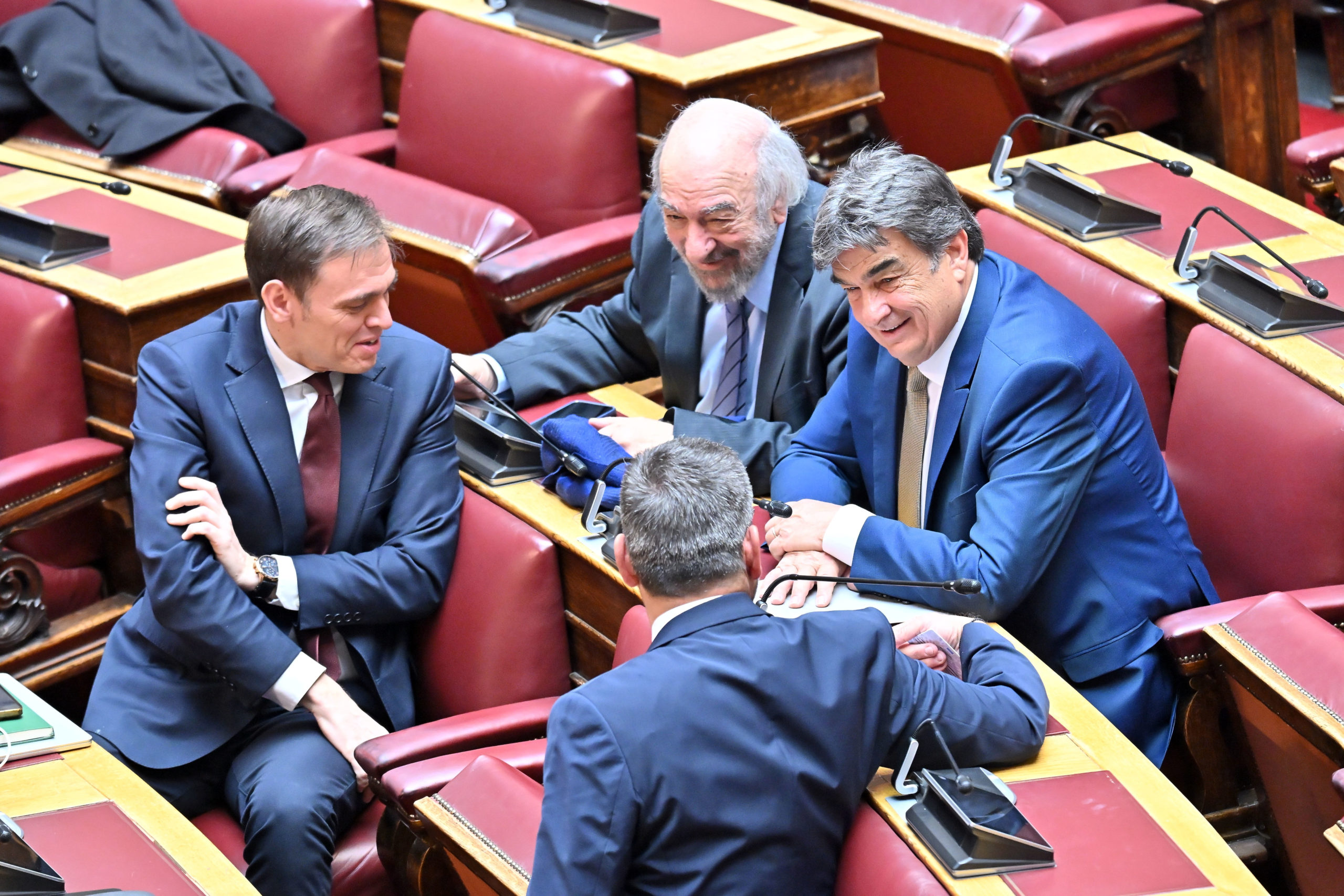 Βουλή: ορκίστηκε βουλευτής ο Βαγγέλης Γιαννακούρας