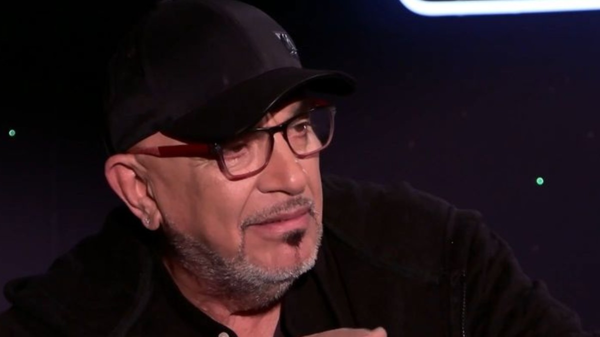 Γιάννης Ζουγανέλης: «Φόρεσα σκουλαρίκι για να υποστηρίξω συνεργάτη μου, που ένας παραγωγός αποκάλεσε “αδερφή”»
