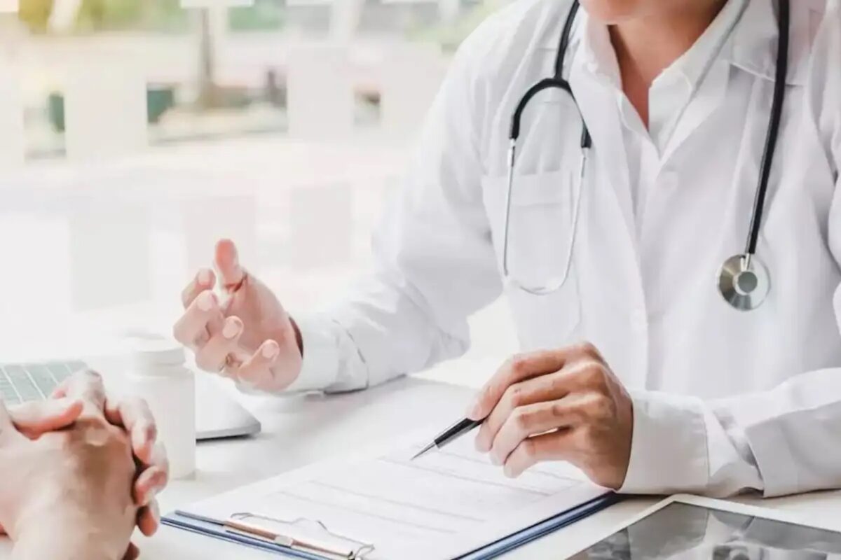 Η ΕΛΣΤΑΤ αποκαλύπτει: Μακροβιότερη ζωή, αλλά με θέματα υγείας