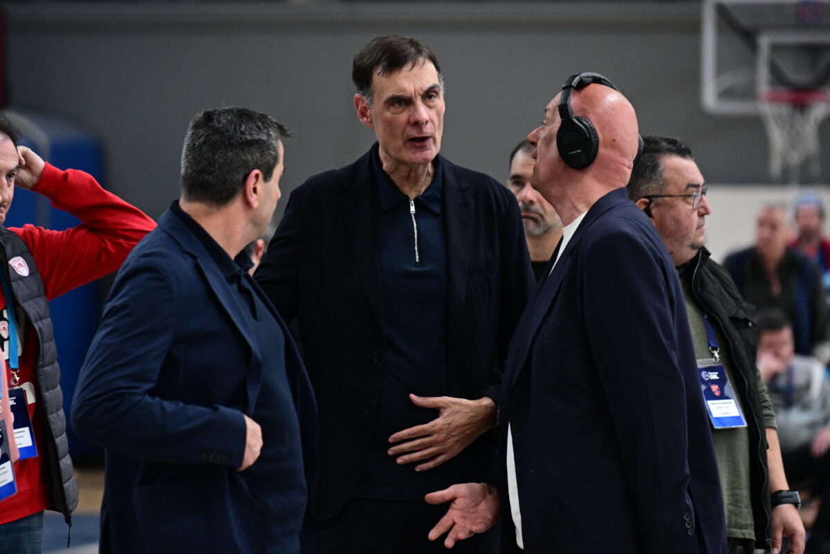 «Ένταση» με Μπαρτζώκα και οπαδούς του Πανιωνίου: «Πάντα μας προσβάλλουν εδώ, κάποιοι δεν σέβονται τίποτα»