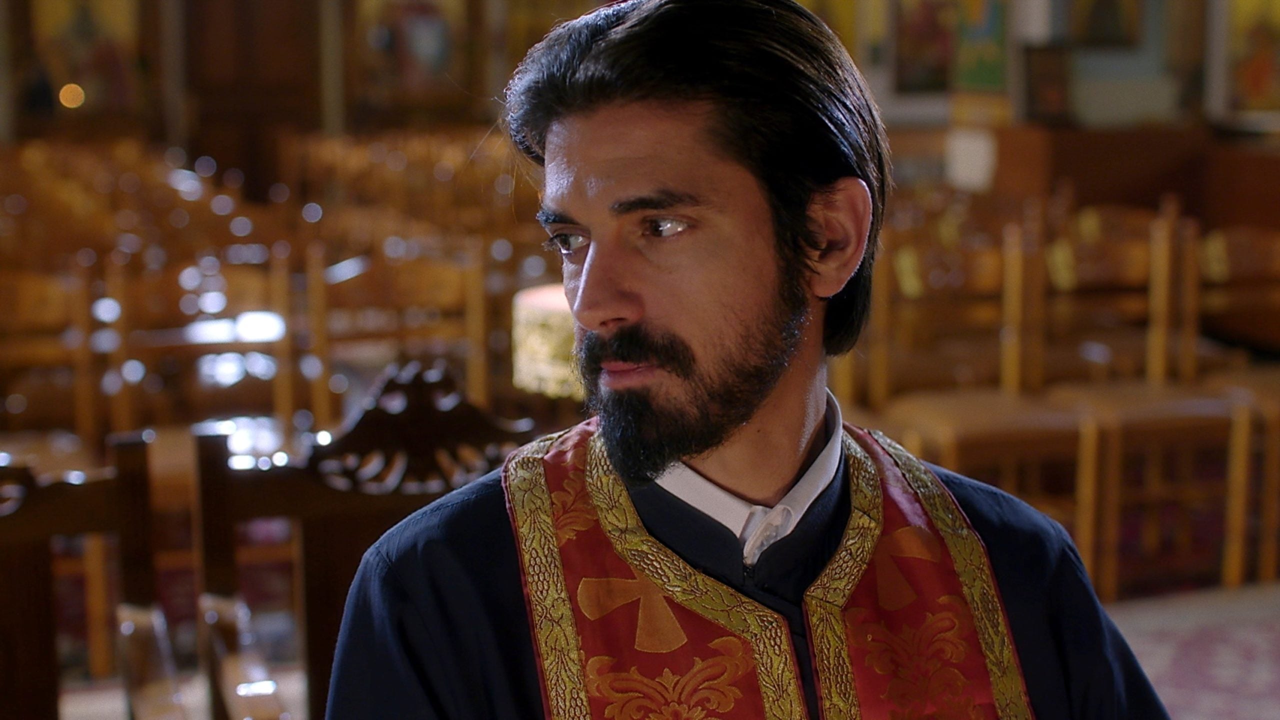 Άγιος έρωτας: Η Δέσποινα εξομολογείται τα πάντα στον πατέρα Νικόλαο