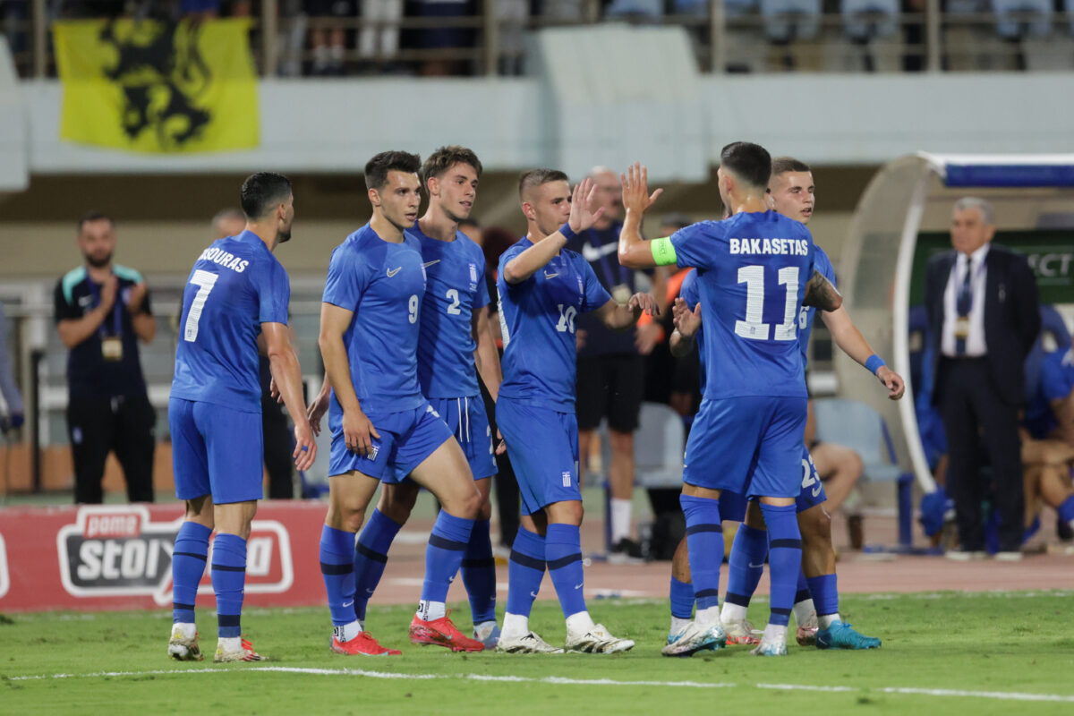 Ελλάδα – Παραγουάη: Η Εθνική ποδοσφαίρου με Δουβίκα και Κουρμπέλη στην ενδεκάδα