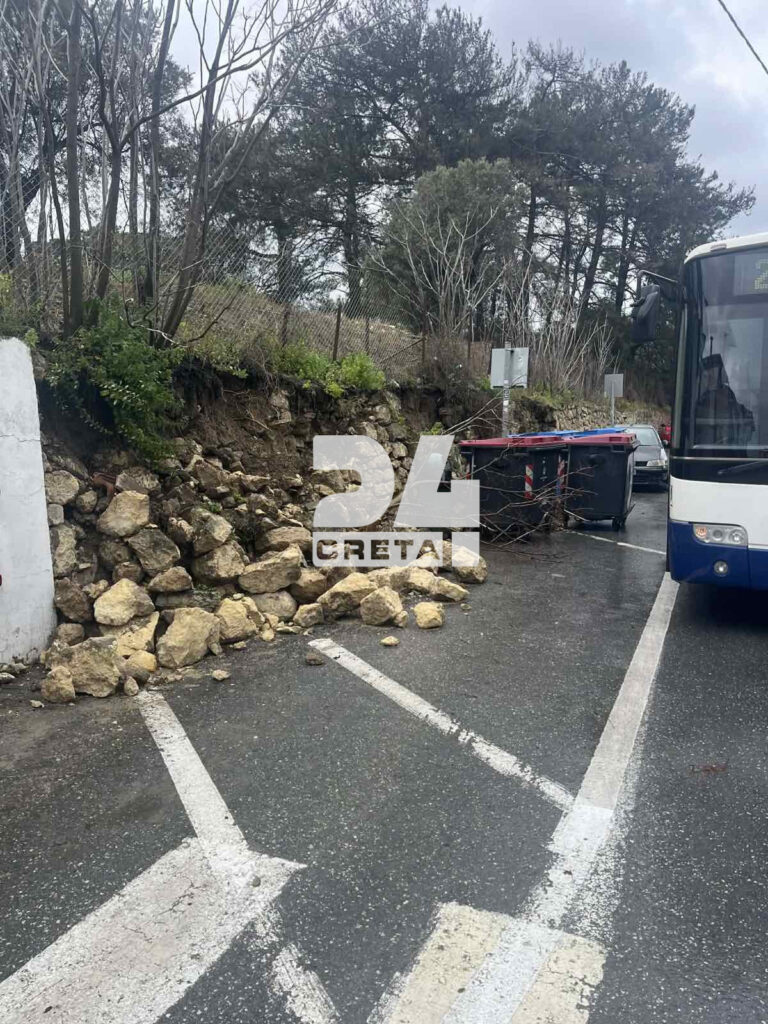 Ηράκλειο: Κατολισθήσεις και αποκλεισμένοι δρόμοι λόγω έντονης βροχόπτωσης 4 Ηράκλειο: Κατολισθήσεις και αποκλεισμένοι δρόμοι λόγω έντονης βροχόπτωσης