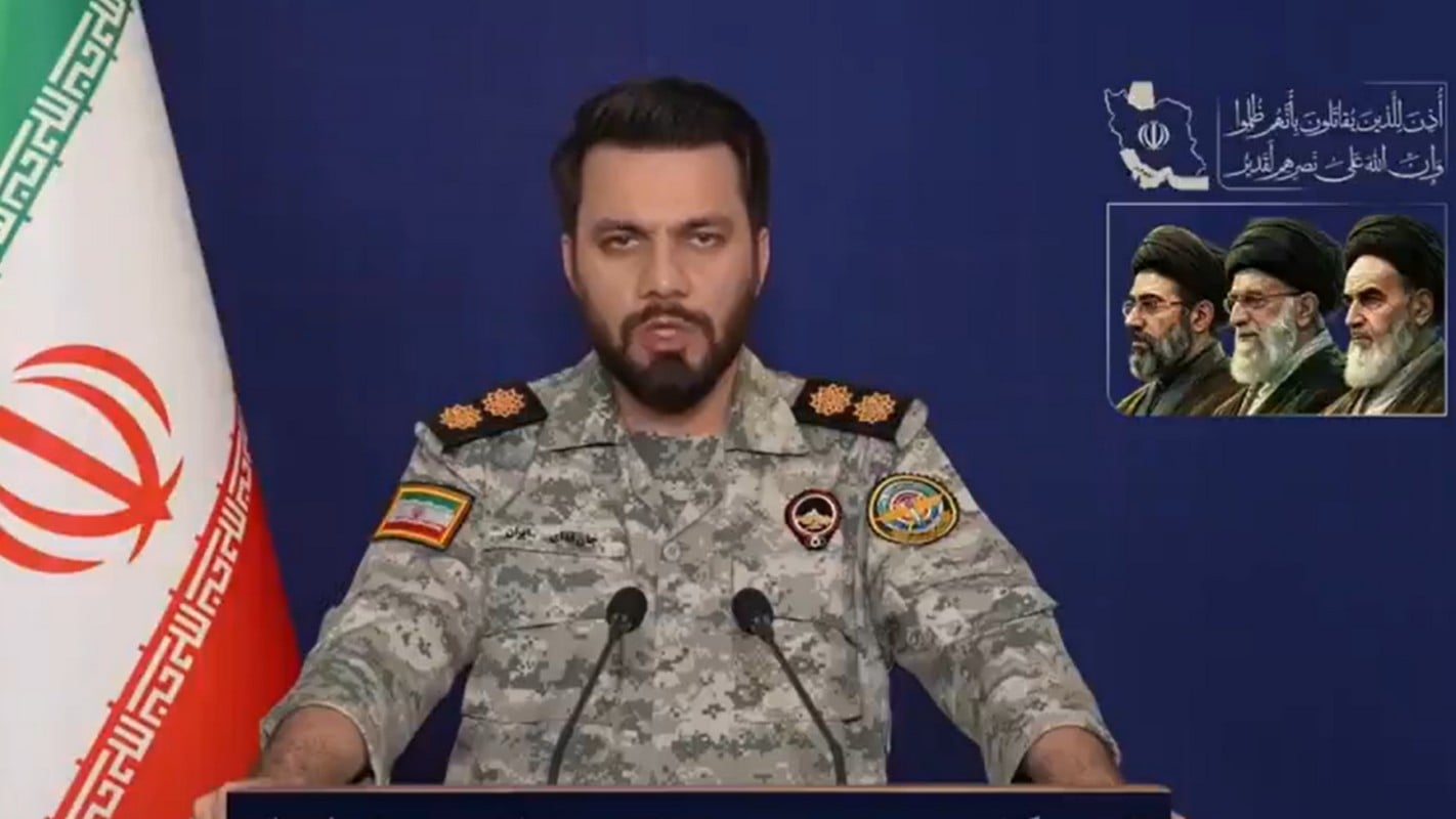 Φρουροί της Επανάστασης: Ξανατρολάρουν τον Ντόναλντ Τραμπ στα αγγλικά – «You are fired»