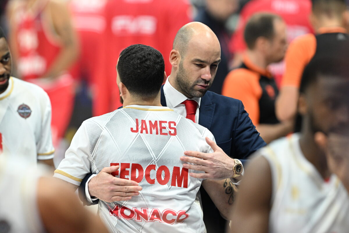 Χάος στο Μονακό και σύγκρουση Μάικ Τζέιμς με Έλι Οκόμπο μετά την ήττα από τη Φενέρμπαχτσε