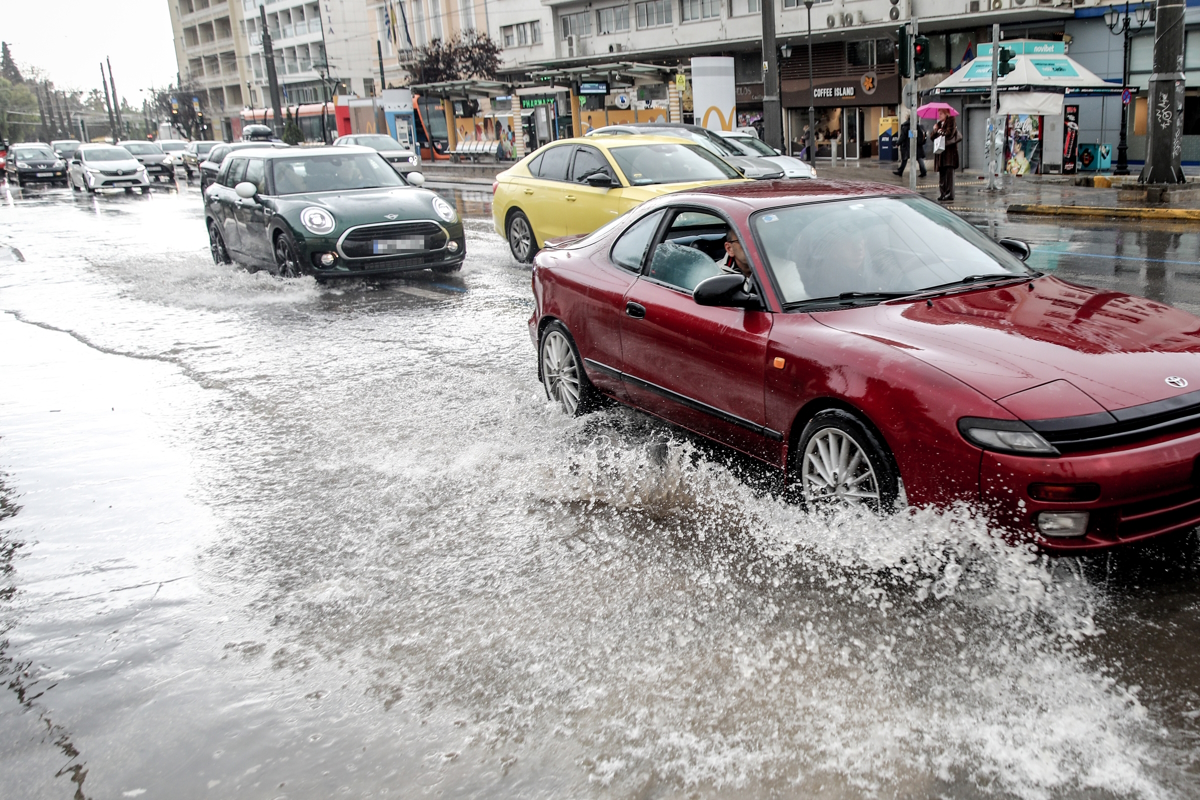 Καιρός: Υπαρκτή αλλά χαμηλή η πιθανότητα «μετεωρολογικής βόμβας» – Προβλέψεις ειδικών για έντονα φαινόμενα την επόμενη εβδομάδα