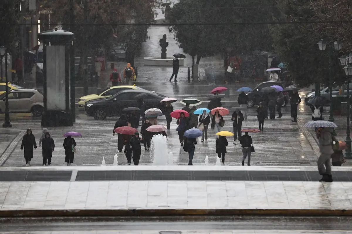 Home 49 Καιρός αύριο: Βροχοπτώσεις και καταιγίδες στα δυτικά, θερμοκρασία έως 17 βαθμούς