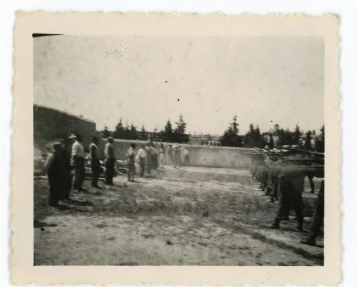 Κουτσούμπας ζητά από Μενδώνη ψηφιακό αντίγραφο φωτογραφιών της εκτέλεσης των 200 στην Καισαριανή