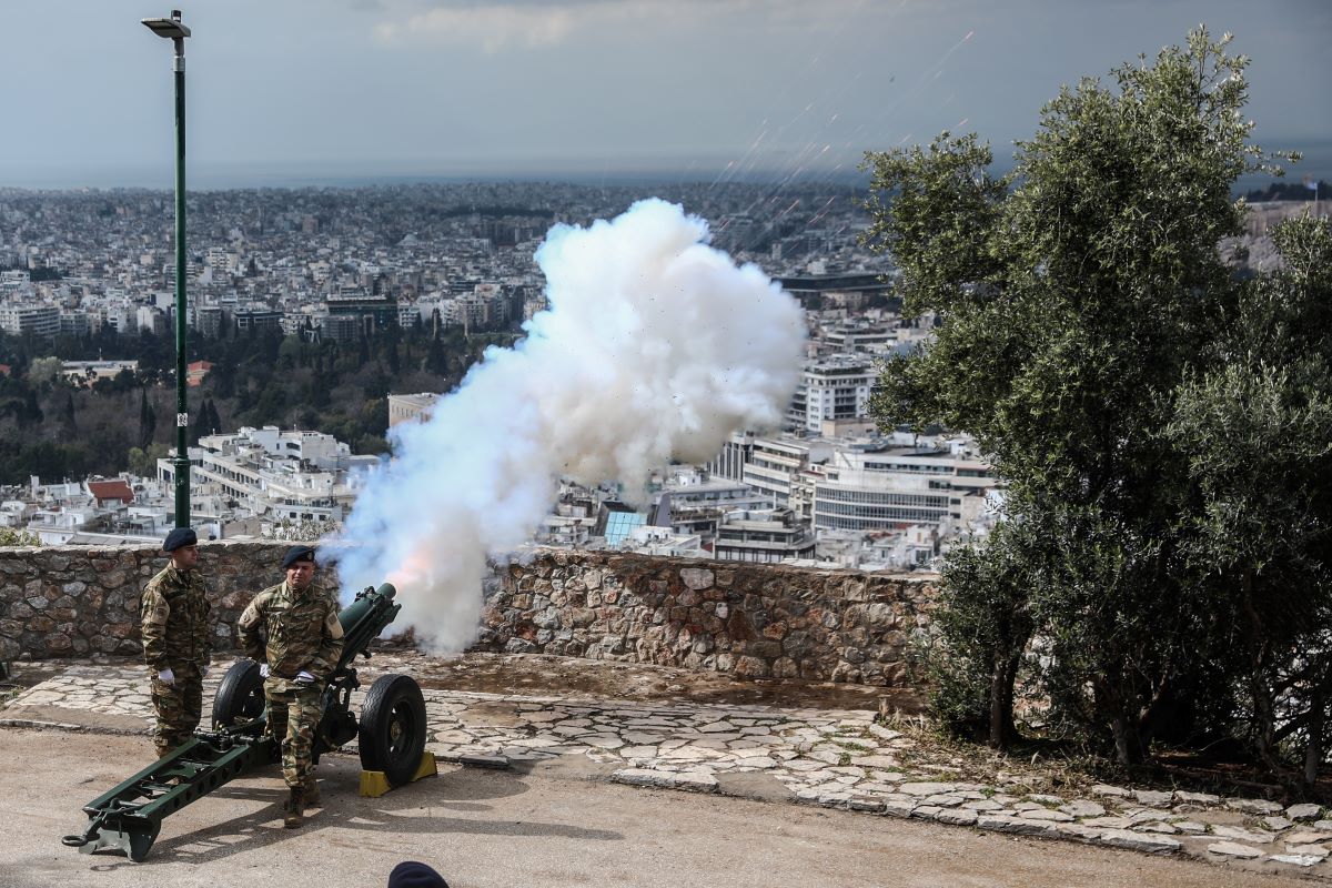 Κανονιοβολισμοί στον Λυκαβηττό