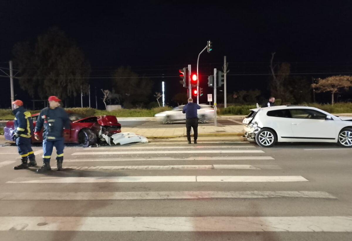 Λεωφόρος Ποσειδώνος: Ένας νεκρός και δύο τραυματίες μετά από καραμπόλα πέντε αυτοκινήτων