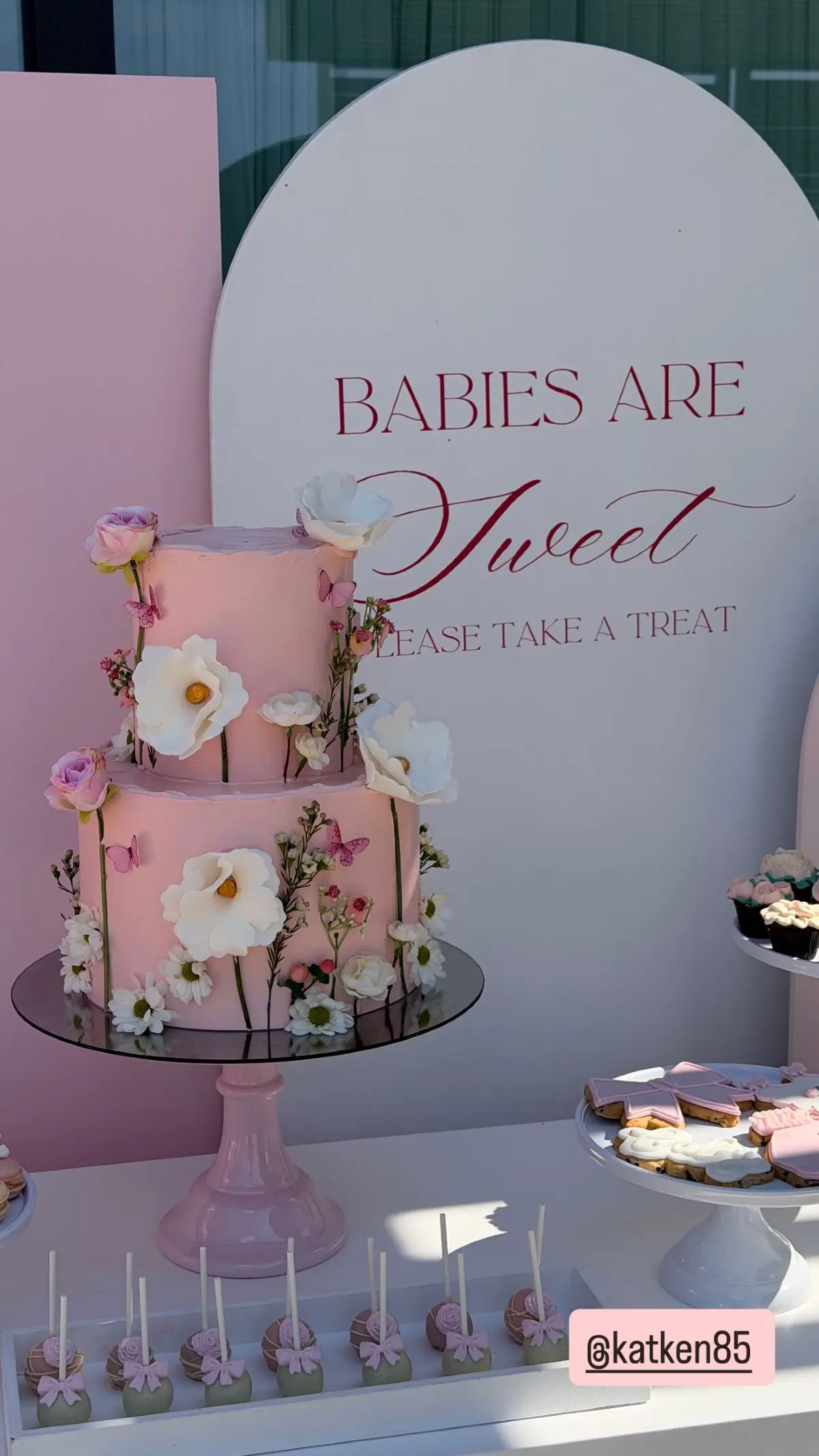 Καινούργιου babyshower