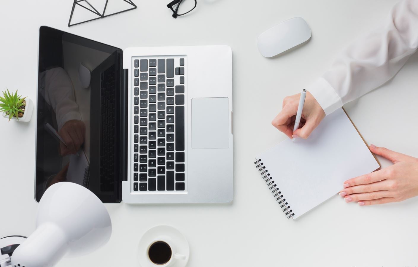 Κατώτατος μισθός 2026: Oδηγός με όλες τις τελευταίες πληροφορίες για τη νέα αύξηση, τα επιδόματα και τις τριετίες