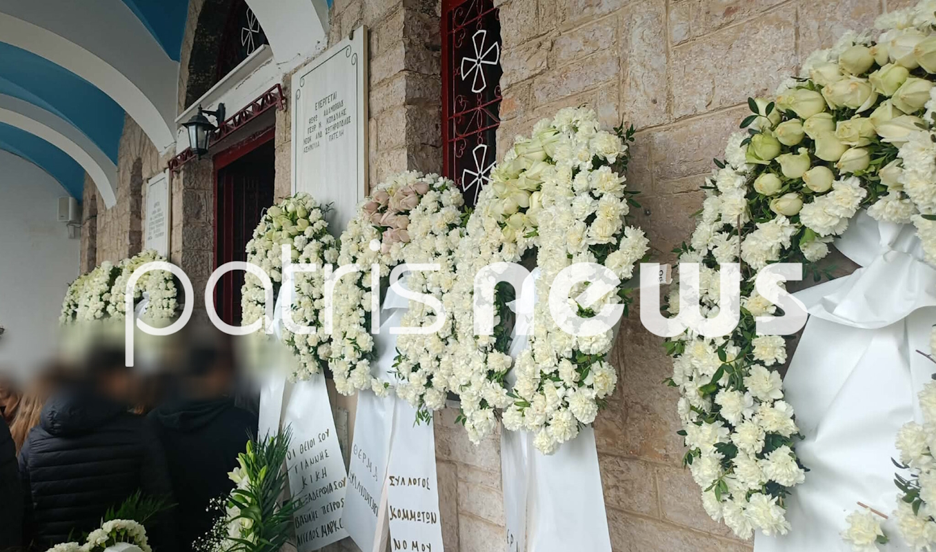 Πύργος: Σπαραγμός στο τελευταίο «αντίο» στον 18χρονο Μάκη που έπεσε από μπαλκόνι και σκοτώθηκε – Με λευκά μπαλόνια οι παρευρισκόμενοι 6 κηδεία Πύργος