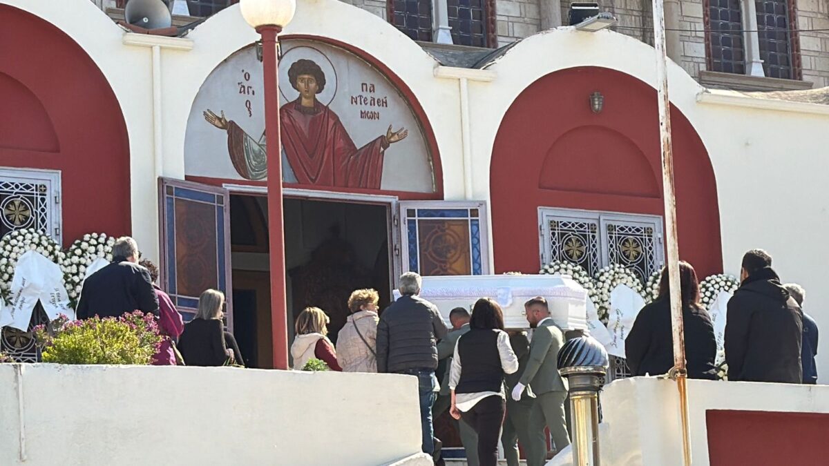 Κηδεία του 25χρονου στην Πολίχνη Θεσσαλονίκης