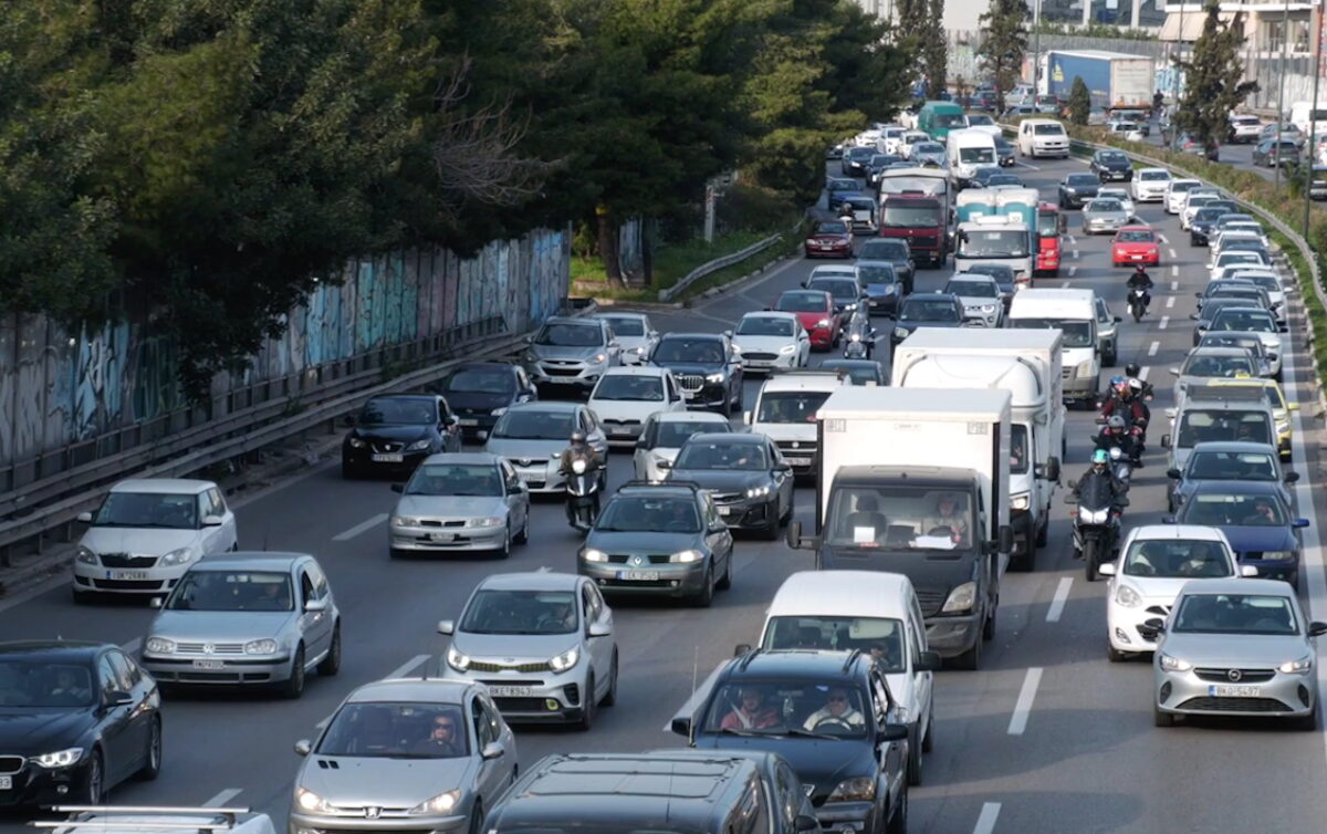 Κυκλοφοριακό χάος: Καθυστερήσεις στον Κηφισό – Πού εντοπίζονται προβλήματα τώρα