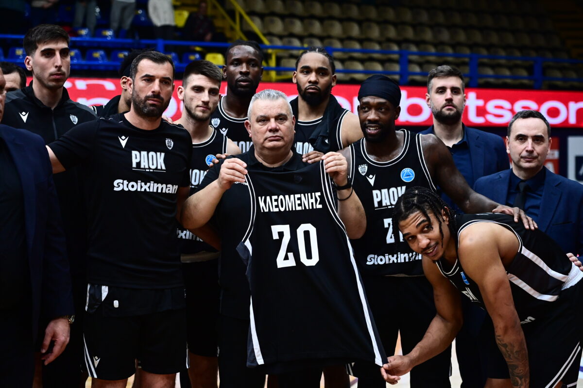 Οι παίκτες του ΠΑΟΚ αφιέρωσαν στον Κλεομένη την πρόκριση στα ημιτελικά του FIBA Europe Cup