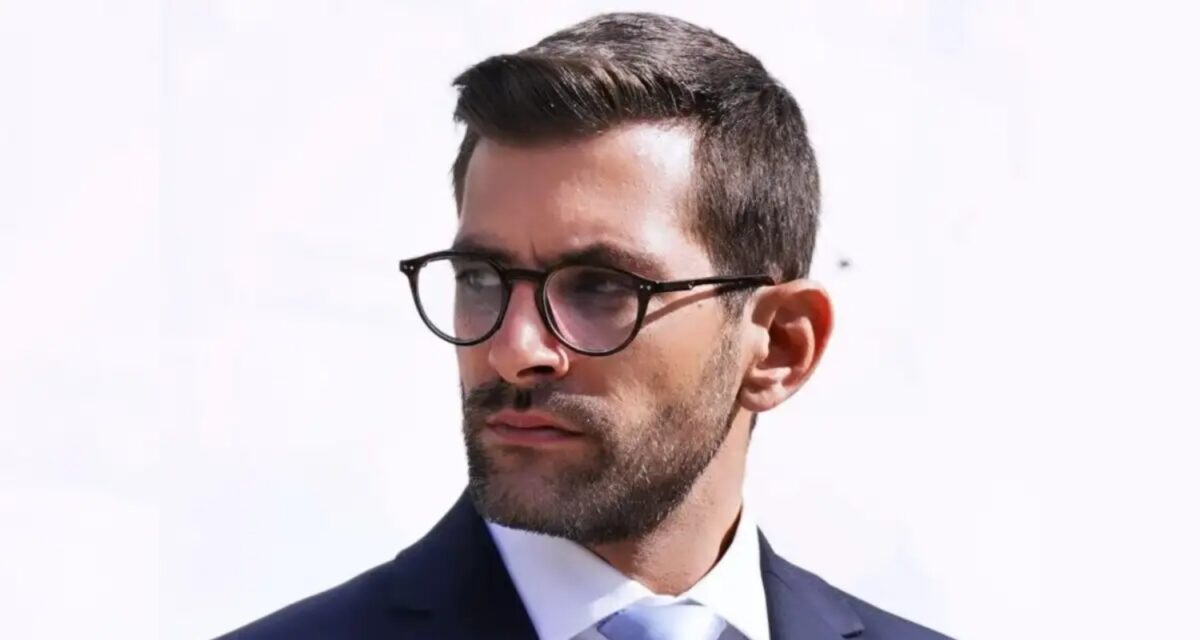Ο Κώστας Σινάνης επέστρεψε στα καθήκοντά του μετά την επέμβαση για καρκίνο – «Ξεπεράσαμε την περιπέτεια, προχωρήσαμε ακόμη ένα βήμα»