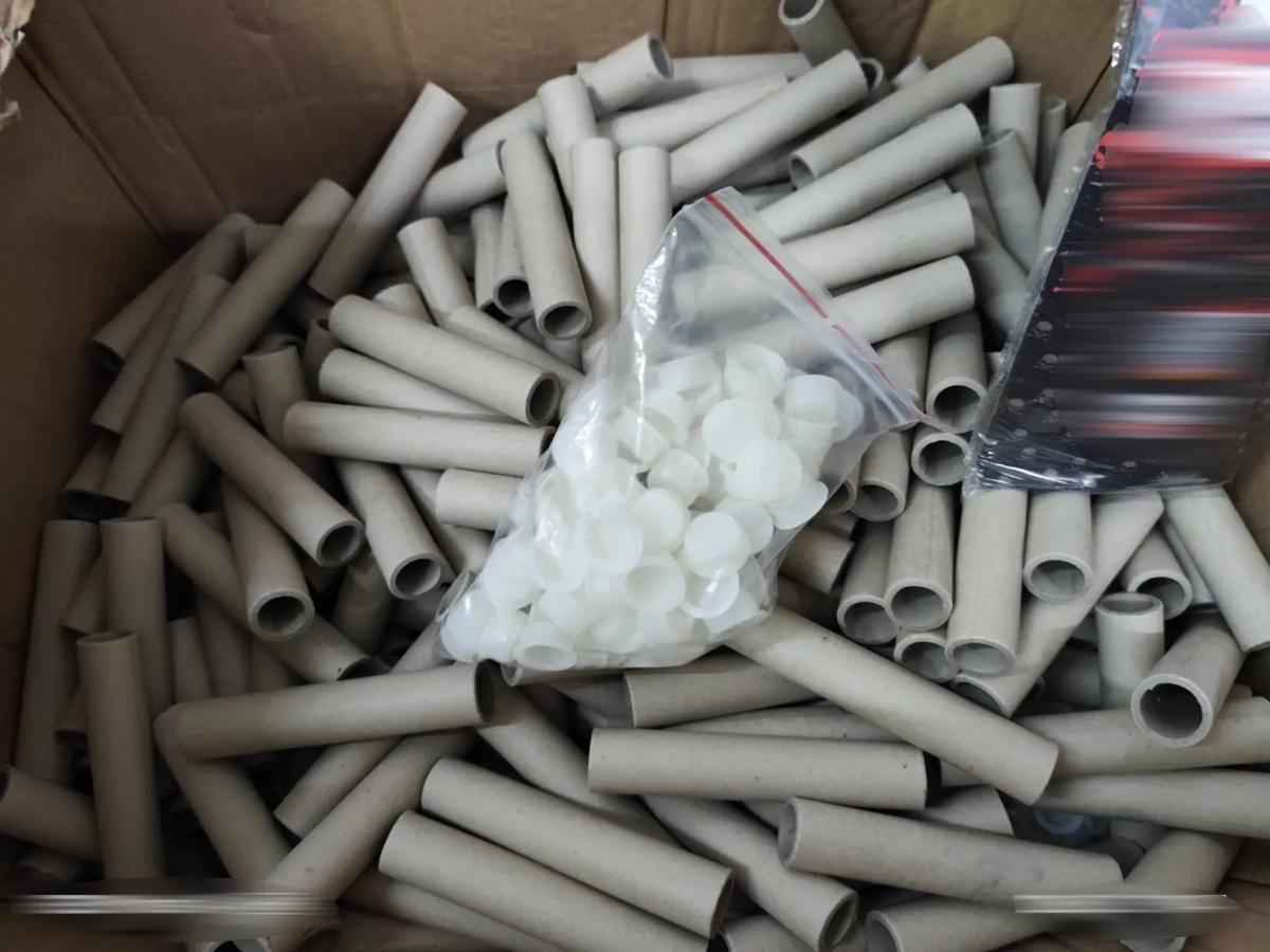 Άγιος Δημήτριος: Ανήλικος μετέτρεψε το παιδικό δωμάτιο σε εργαστήριο εκρηκτικών – Ανακαλύφθηκαν πάνω από 6.500 κροτίδες