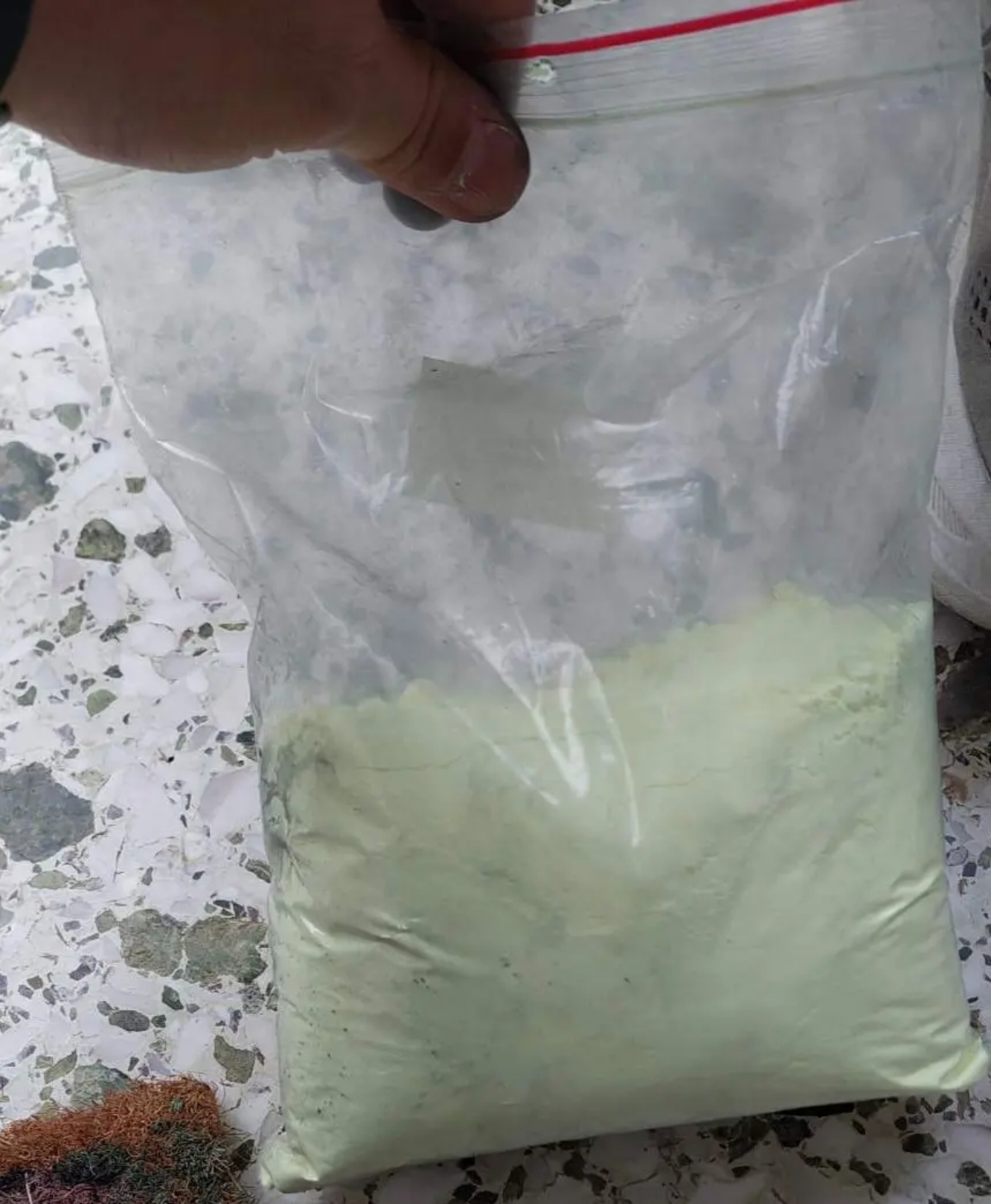 Άγιος Δημήτριος: Ανήλικος μετέτρεψε το παιδικό δωμάτιο σε εργαστήριο εκρηκτικών – Ανακαλύφθηκαν πάνω από 6.500 κροτίδες