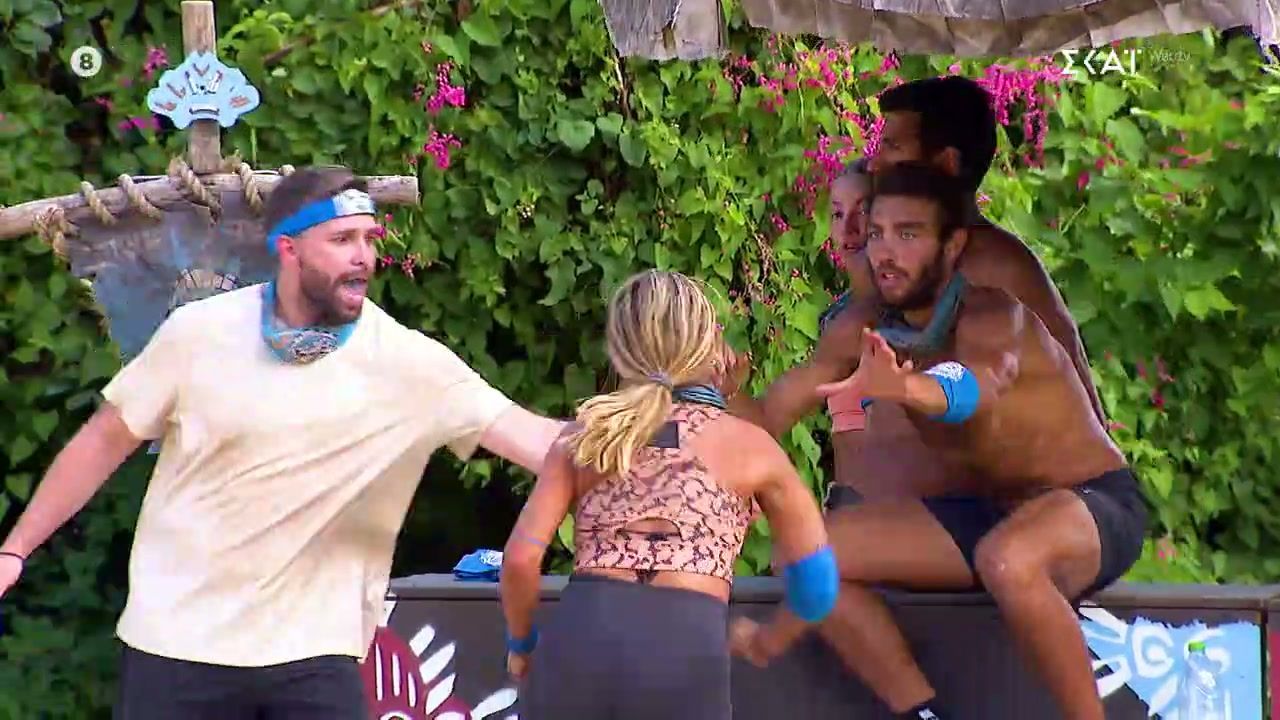 Ξεφεύγει η κατάσταση ανάμεσα σε Φανή και Αναστασία, με βρισιές και απειλητικές κινήσεις