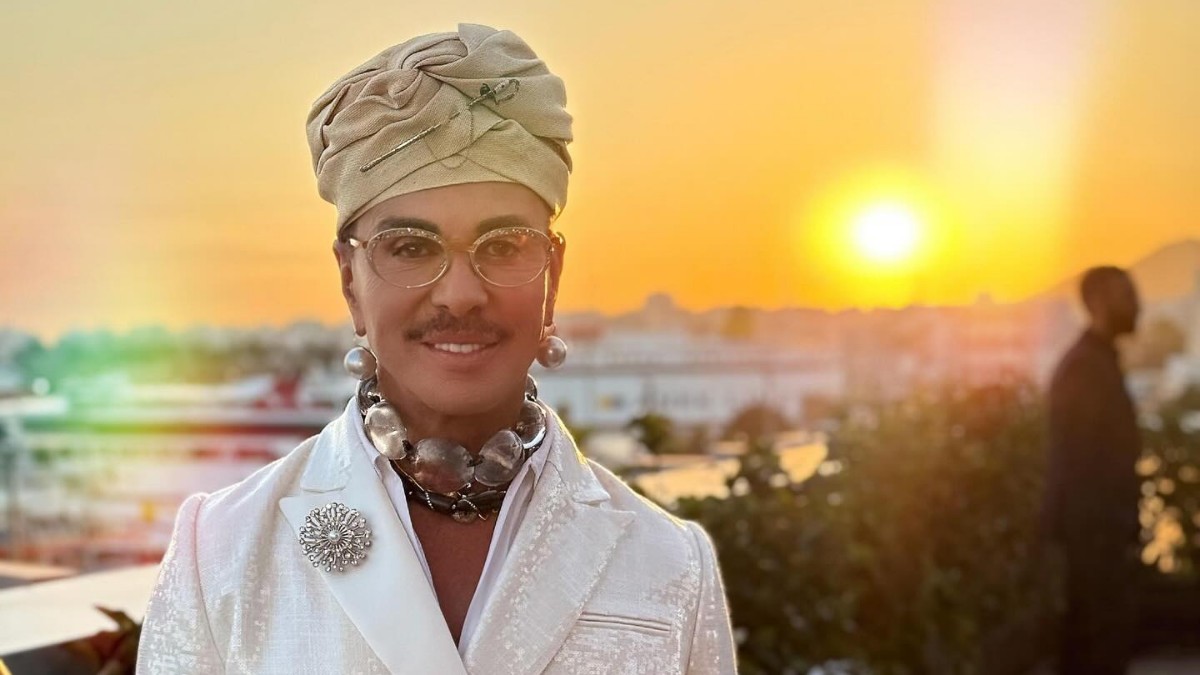 Home 47 Λάκης Γαβαλάς: Η μεγάλη του επιθυμία – «Μου λείπει ένα παιδί! Γι’ αυτό έχω τρία σκυλιά και μία γάτα»