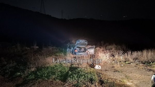 Λαμία: Άρπαξαν κινητά, παρέσυραν γυναίκα – Άγρια καταδίωξη Ρομά, εγκατέλειψαν το όχημα