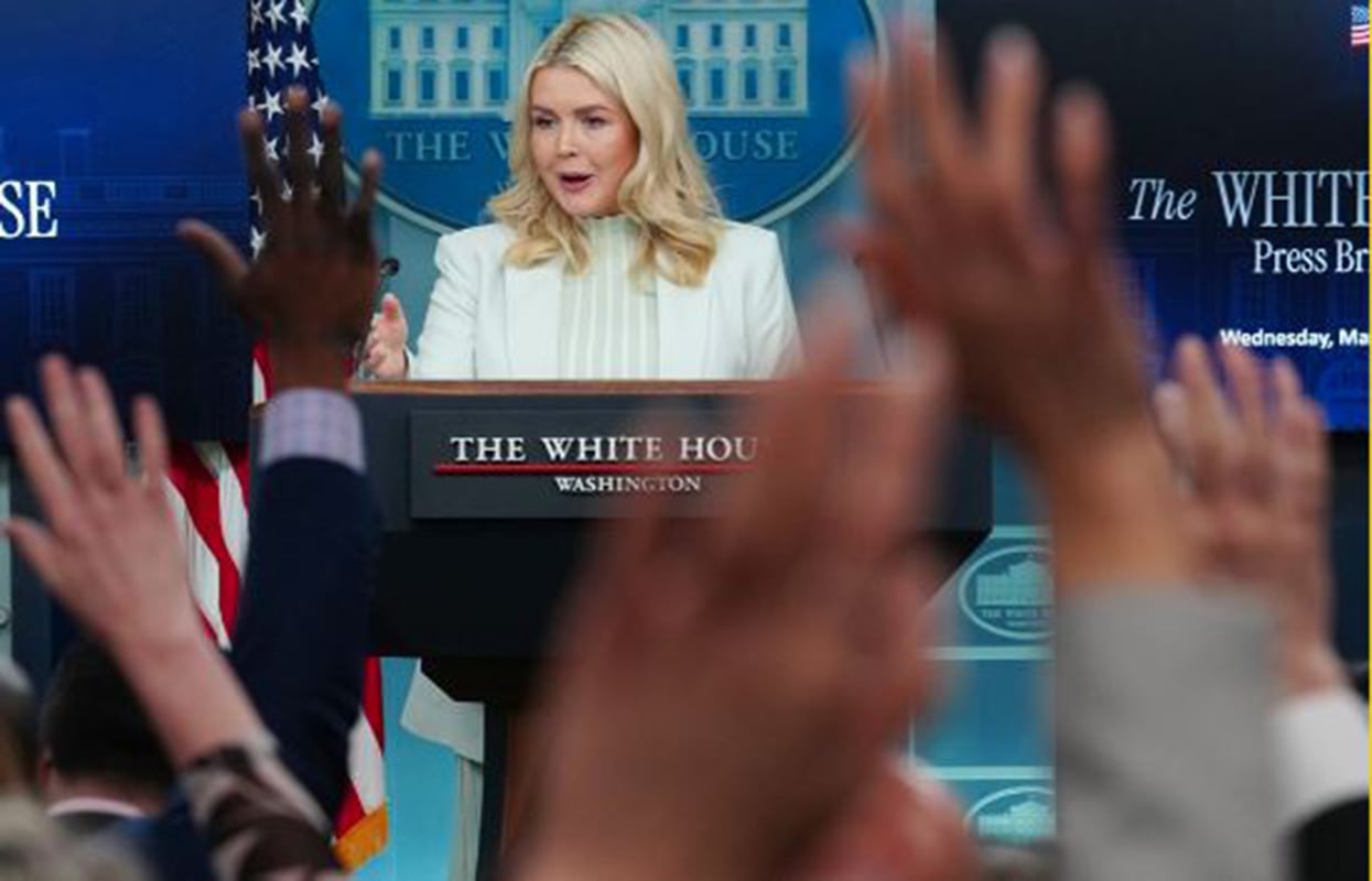 Λευκός Οίκος: Οι διαπραγματεύσεις προχωρούν, δεν έχουν κολλήσει – Ο Τραμπ «είναι έτοιμος να ανοίξει τις πύλες της κόλασης»