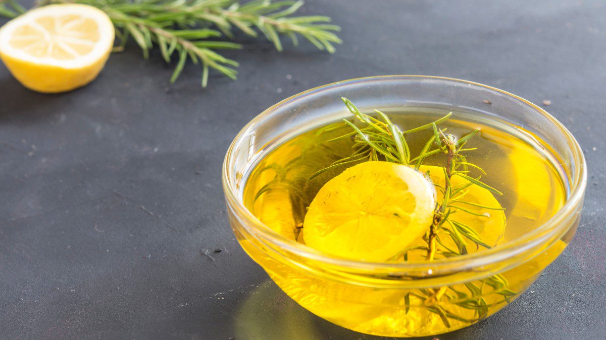 Ποιος ο λόγος να δοκιμάσεις ένα σφηνάκι ελαιόλαδο με λεμόνι πριν τον ύπνο;