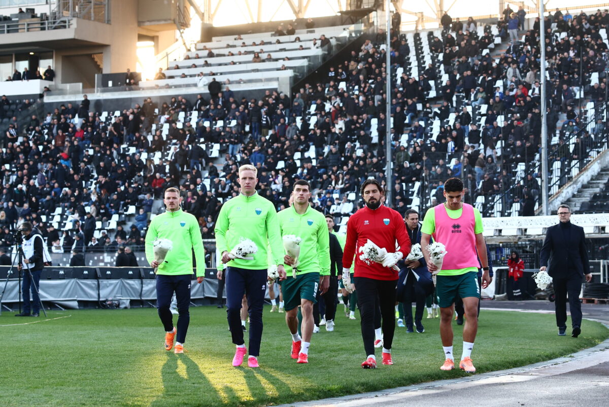 ΠΑΟΚ – Λεβαδειακός: Αναστολή στο 20ο λεπτό και συγκίνηση στην Τούμπα για τον αδικοχαμένο οπαδό του «δικεφάλου του Βορρά» 5 ΠΑΟΚ – Λεβαδειακός: Αναστολή στο 20ο λεπτό και συγκίνηση στην Τούμπα για τον αδικοχαμένο οπαδό του «δικεφάλου του Βορρά»