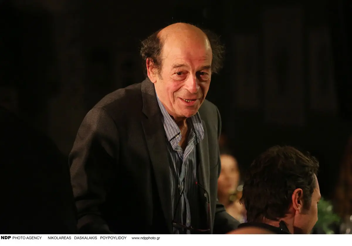 Συγκίνηση! Η Ειρήνη Παππά ερμηνεύει τα «40 παλικάρια» – Σπάνιο βίντεο 7 Ο Μανούσος Μανουσάκης το 2019