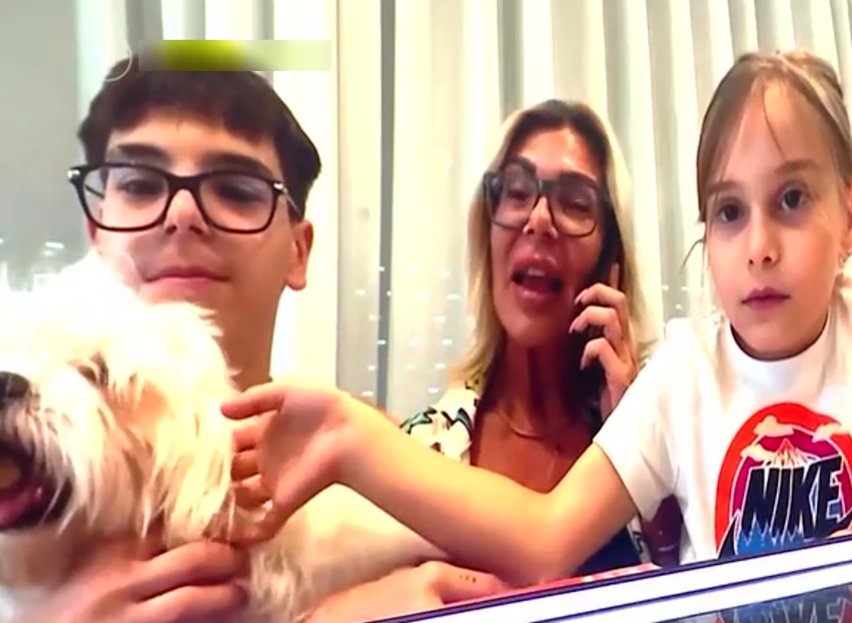 Άμπου Ντάμπι: «Μετέτρεψα το σπίτι μου σε καταφύγιο, φύγαμε τέσσερις και επιστρέψαμε όλοι» δηλώνει επαναπατρισθείσα