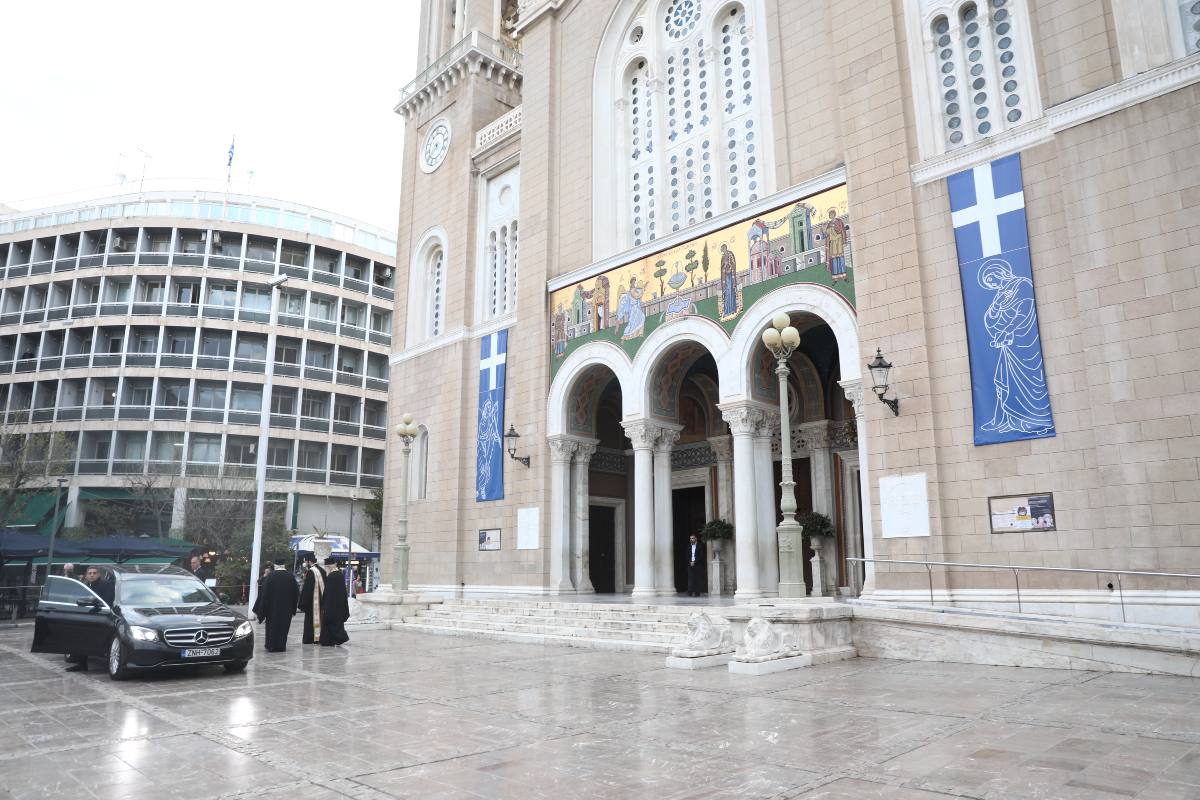 Μαρινέλλα: Ο Γιώργος Λιάγκας ντυμένος στα μαύρα στο Πρωινό προς τιμήν της – «Είναι μια ξεχωριστή μέρα» 21 Μαρινέλλα εκκλησία