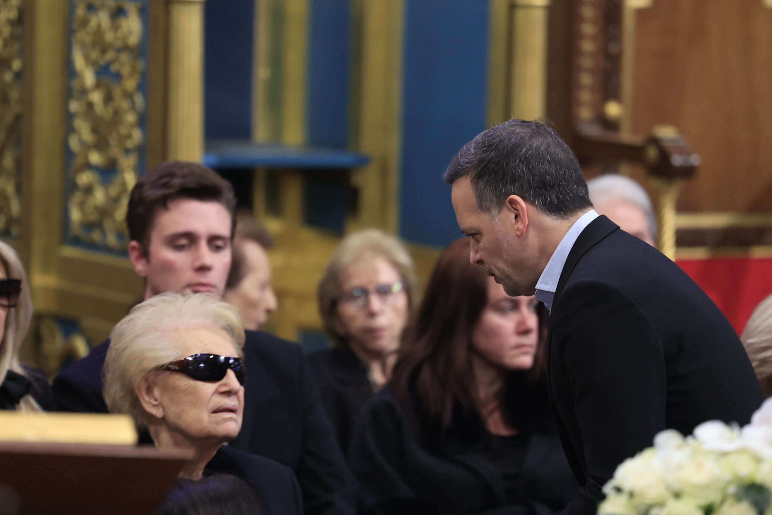 Αποχαιρετισμός Μαρινέλλας: Θλιμμένη η οικογένεια στο «ύστατο αντίο» 11 Κηδεία Μαρινέλλα