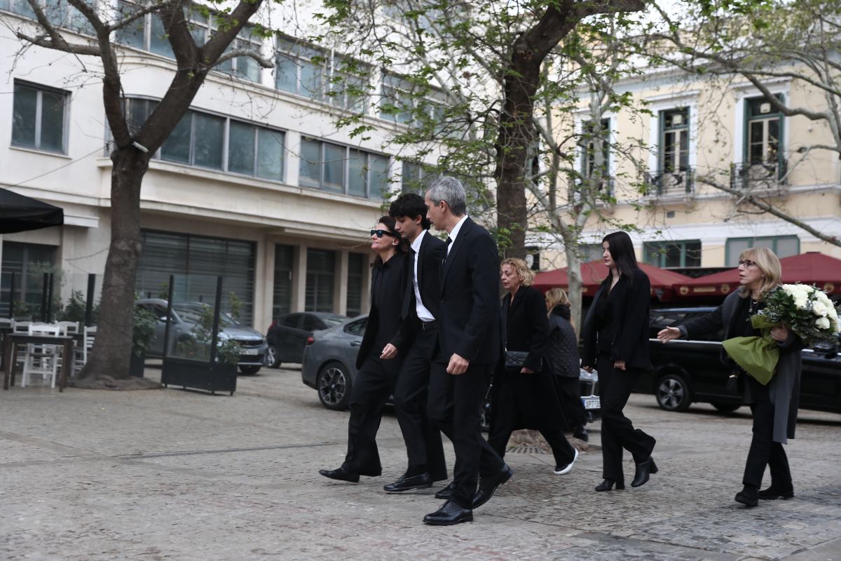 Μαρινέλλα: Ο Γιώργος Λιάγκας ντυμένος στα μαύρα στο Πρωινό προς τιμήν της – «Είναι μια ξεχωριστή μέρα» 24 Μαρινέλλα κόρη