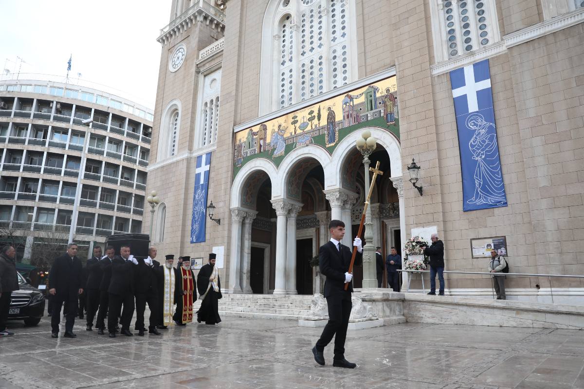 Μαρινέλλα: Ο Γιώργος Λιάγκας ντυμένος στα μαύρα στο Πρωινό προς τιμήν της – «Είναι μια ξεχωριστή μέρα» 17 Μαρινέλλα σορός