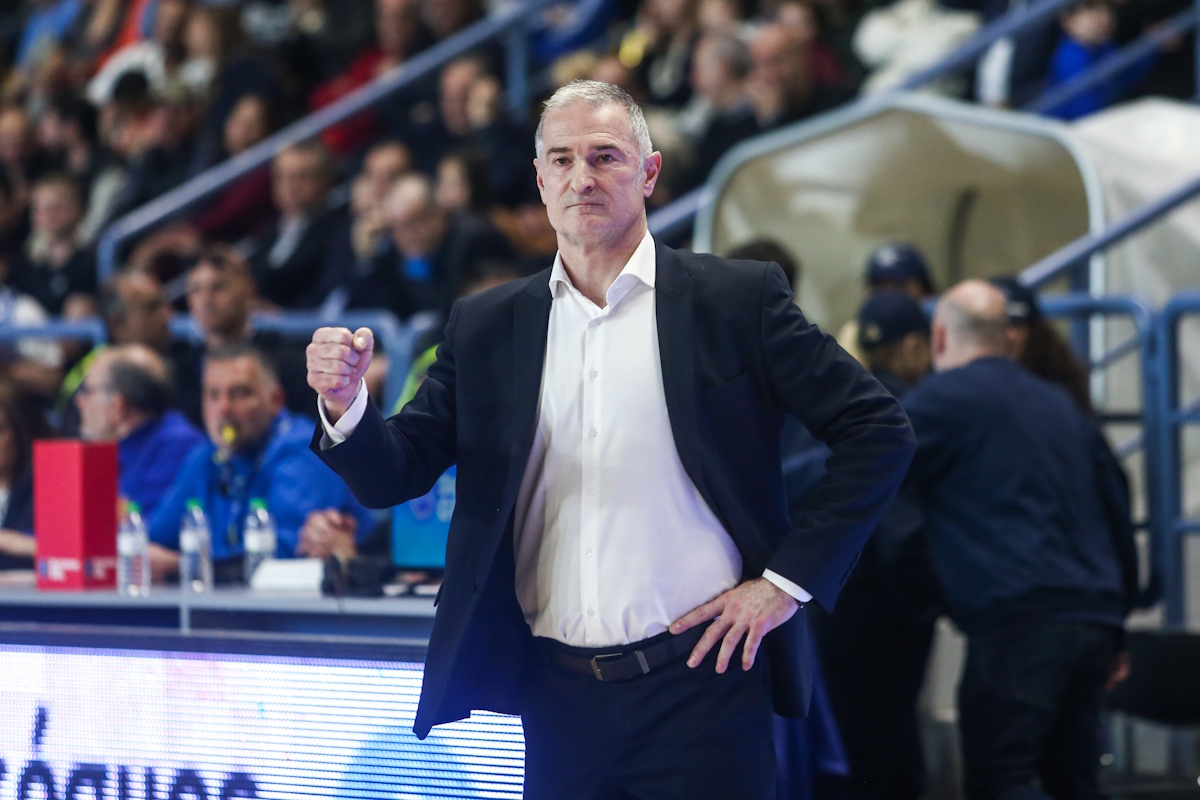 Σύγκρουση Μάρκοβιτς με οπαδό: «Επανέλαβε 10 φορές στον Νικολαΐδη γ@@@ τη μάνα σου, απολογήσου τουλάχιστον στο παιδί»