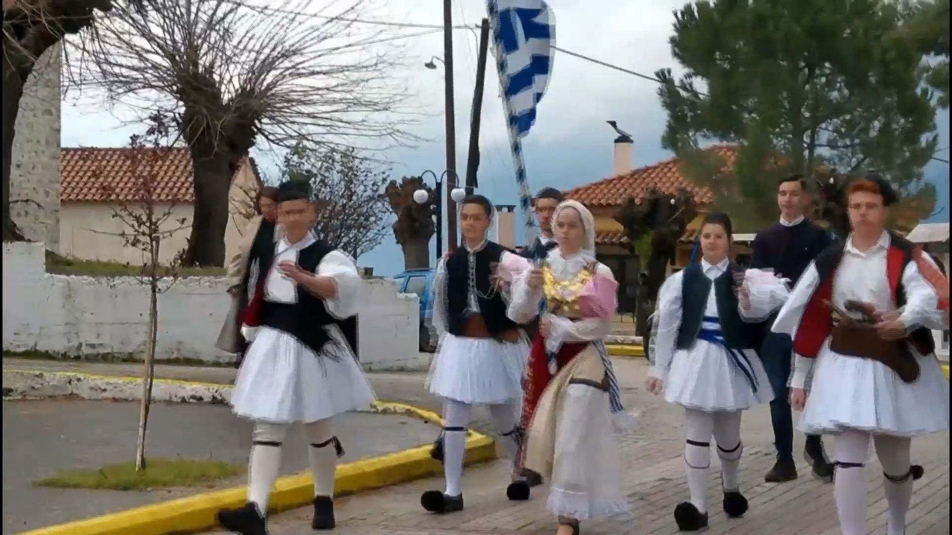 Μαθητές παρέλασαν την 25η Μαρτίου στους Ξυλικούς μετά από 53 χρόνια