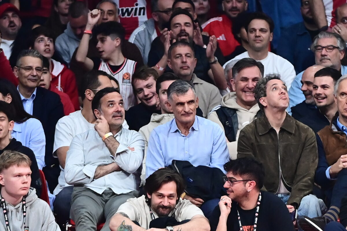 Ολυμπιακός – Παναθηναϊκός: Μεντιλίμπαρ, Μουζακίτης και Κωστούλας παρευρέθηκαν στο ΣΕΦ για το ντέρμπι της Euroleague