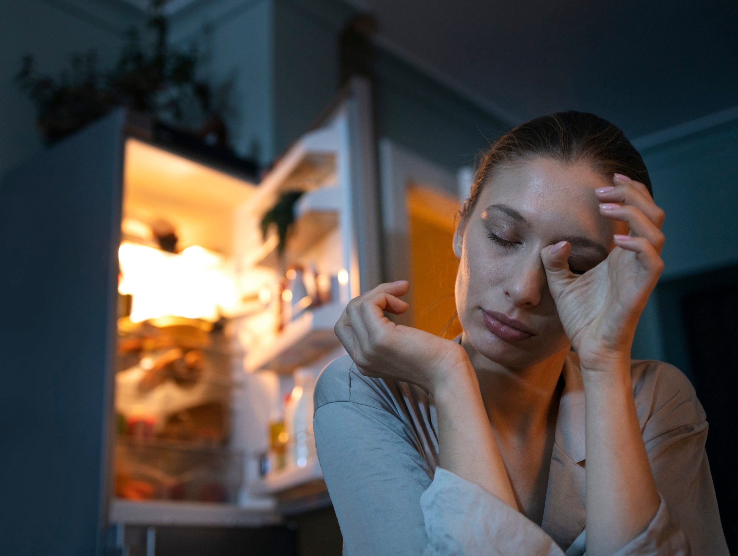 Ύπνος: Η αϋπνία προκαλεί συναισθηματική κατανάλωση και υπερφαγία, δείχνει νέα έρευνα