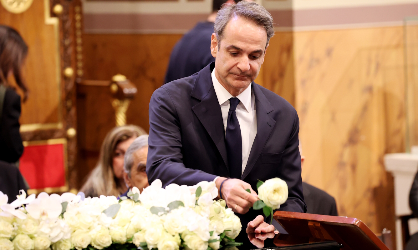 Η Μαρινέλλα στο διηνεκές: Ο συγκινητικός αποχαιρετισμός και το χειροκρότημα της Ελλάδας στη φωνή που ανυψώθηκε πάνω από το Ηρώδειο 51 Κηδεία Μαρινέλλα