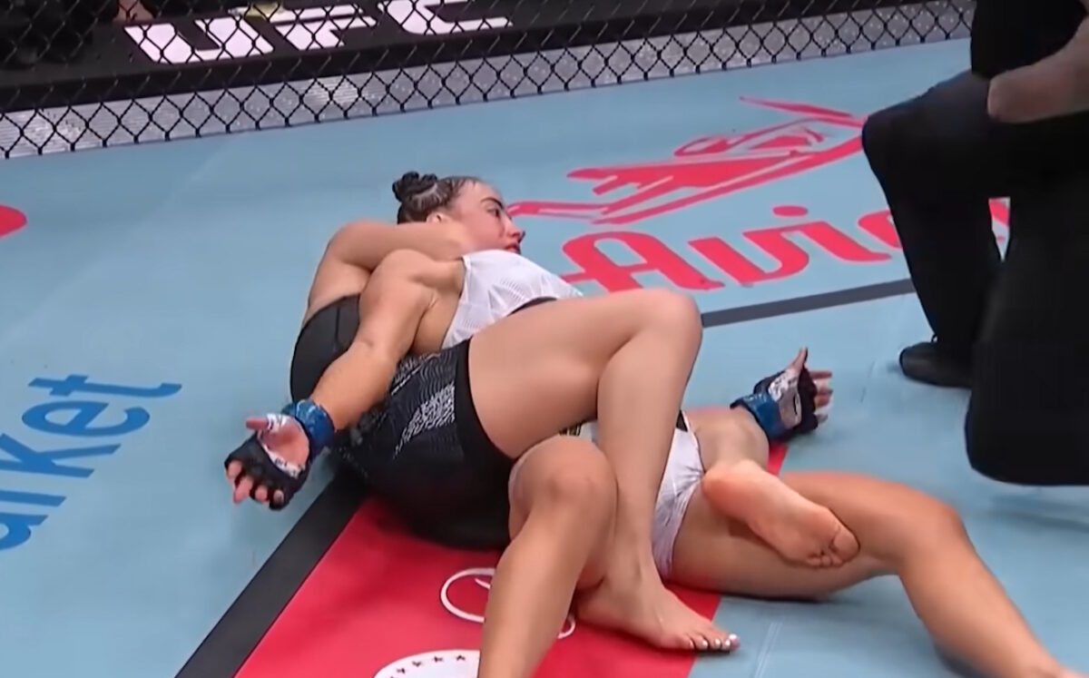 Εκπληκτικό νοκ-άουτ στο UFC, παρέμεινε ακίνητη με ανοιχτά μάτια μετά από γροθιές και πνιγμό